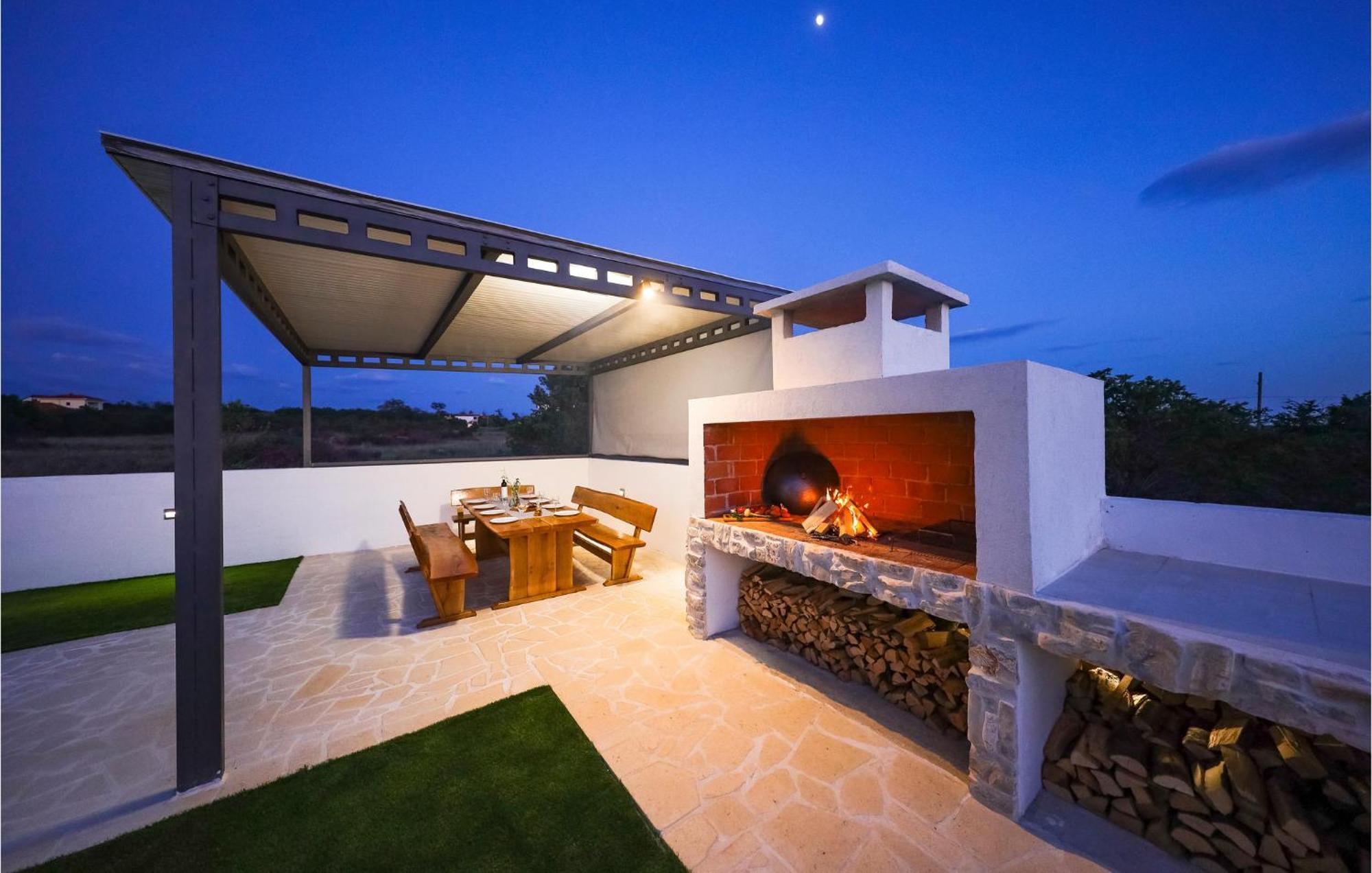 Stunning Home In Vrsi With Kitchen Esterno foto